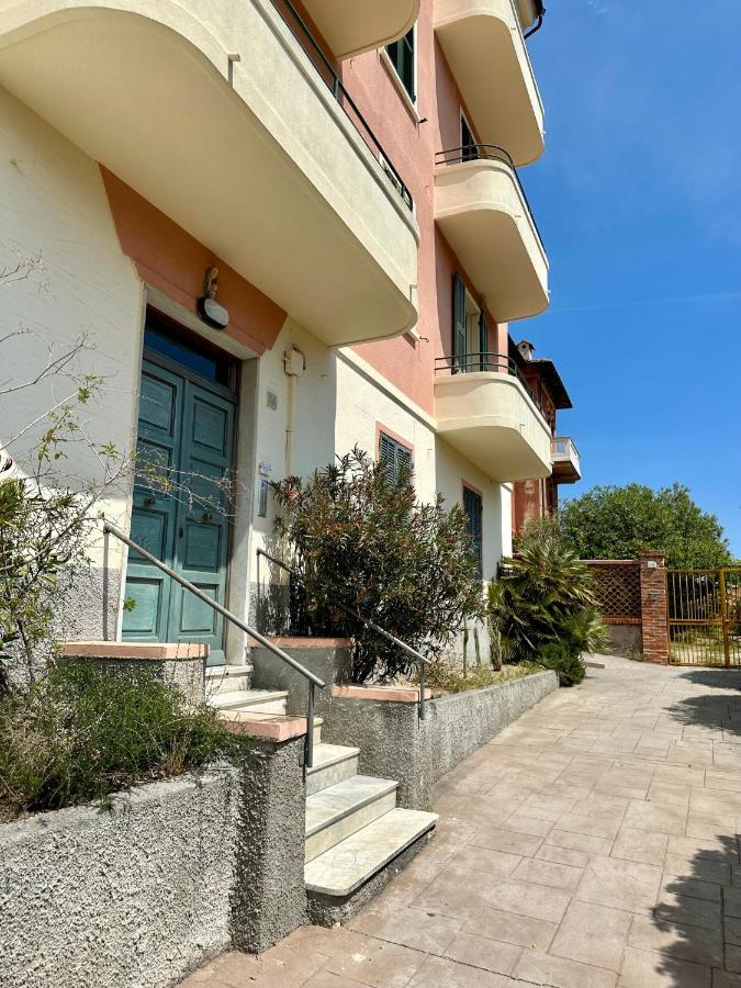 Hostdomus - Casa Ester Noli Exteriör bild